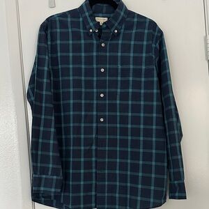 Sonoma Men’s Button-Up Shirt – Size Medium